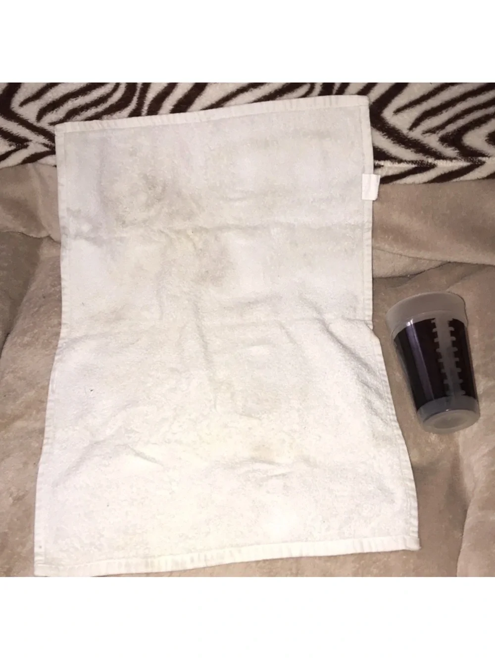 2 Oakland Raiders White Towels & Cup Fan Set - Black Logo